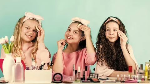 Course 3-4 Makeup and Play: GlowLab: Makeup & Imagination + Stage & Story image 1