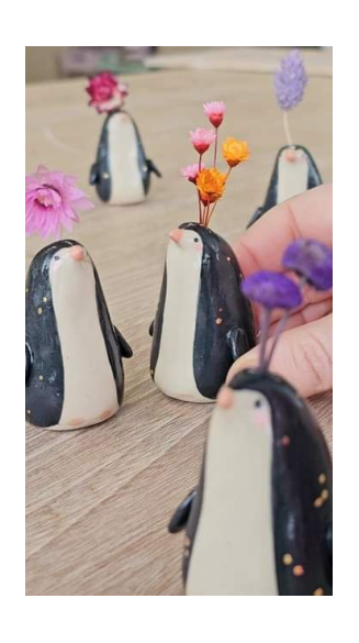 Picture for Ceramic Flower Penguin