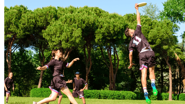 Picture for: Co-ed Ultimate Frisbee with DASH Sports (Grades: 5-8)