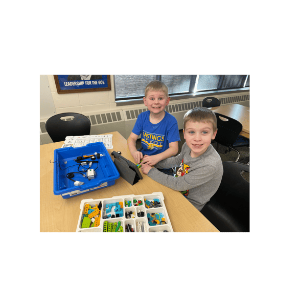 Course Lego WeDo 2.0 Exploration (Grades K-4) image 1