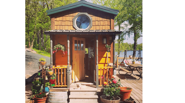 Course Minimalism, Downsizing and the Tiny House Lifestyle - NEW! image 1