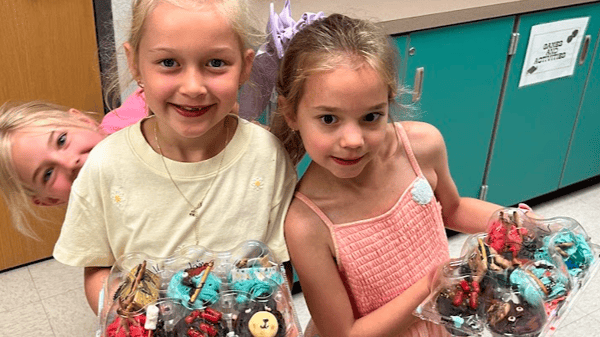 Picture for Sunny Springtime Cupcakes (Ages 5-8 w/Adult or Ages 9-15)