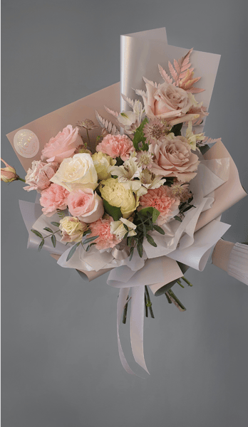 Course Introduction to Floristry - Hand-Tied Bouquet image 1