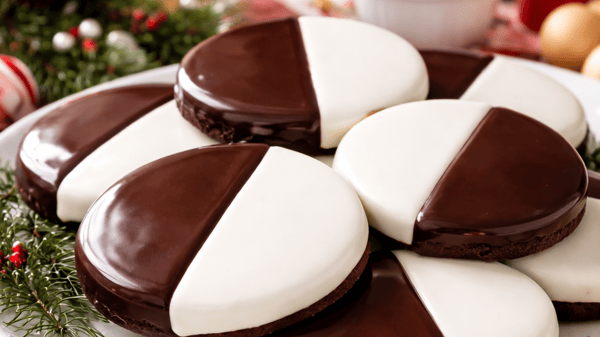 Course NEW! Holiday Cookie Workshop: Royal Icing & Bakery Black & White Cookies (Online) image 2