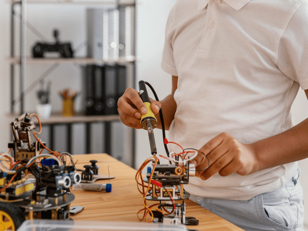 Course Engineering: Animatronics & Pneumatics: Gr. 6-9 image 1