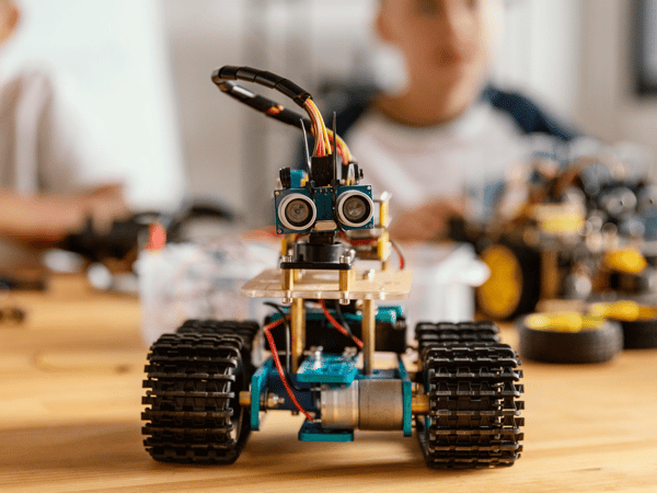 Course Extreme Battlebots: Gr. 6-9 image 1