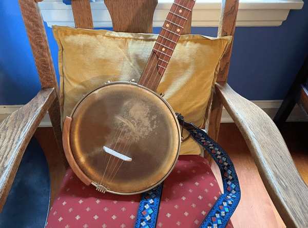 Picture for: Beginning Clawhammer Banjo - Intergenerational