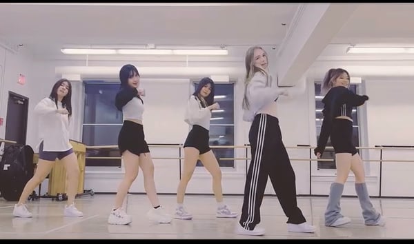 Course K-Pop Till You Drop - Intergenerational image 1