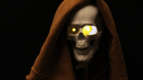 Course Arduino Lab: Make a Spooky Creature Move & Glow - Intergenerational image 3