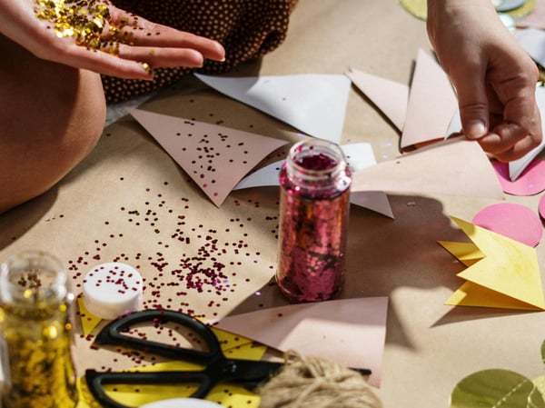 Picture for: Glitz & Glam Summertime Crafts: Gr. 3-6