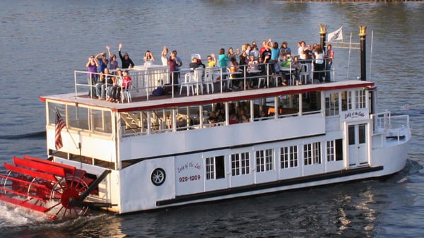 Picture for: Day Trip: Lake Minnetonka Cruise