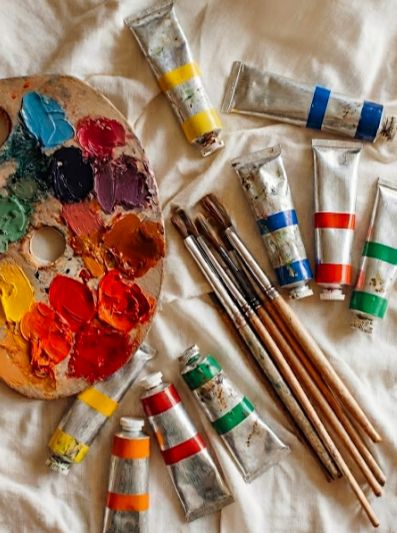 Picture for: Art Studio: Charcoal, Acrylic, Brush & Sculpture